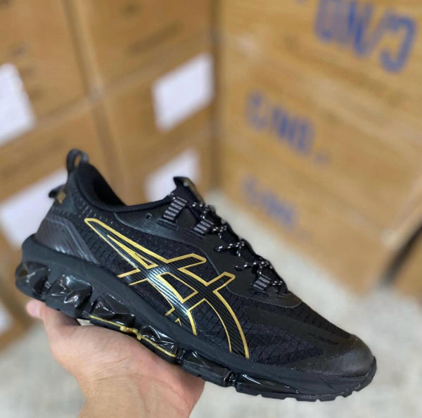 حذاء ASICS