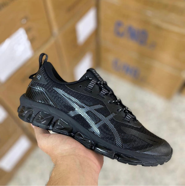 حذاء ASICS لون الأسواد